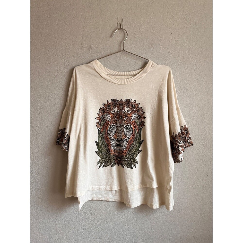 Real Fun, Wow! Anthropologie Lion Graphic Tee in Ivory Size XS/S